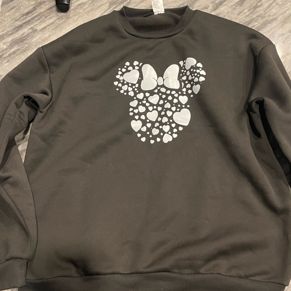 Mickey/Minnie Mouse Sweatshirt size large